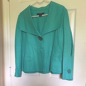 Elegant Green Blazer with Button Accents